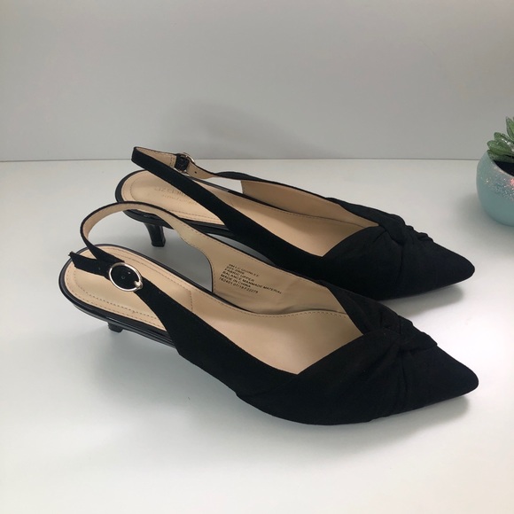 Liz Claiborne Shoes - Liz Claiborne Quinlee Pumps | Black Suede | Size 9